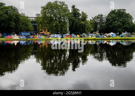 Londres, Royaume-Uni. 28 juin 2021. Lovedown, un petit camp de protestation anti-verrouillage et anti-vaccins passeports sur le bord du lac nautique sur Clapham Common. Crédit : Guy Bell/Alay Live News Banque D'Images