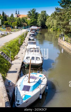 Přístav, Baťův kanál, Straznice, Slovanko, Morava, Ceska republika / port sur le canal de Bata, ville Straznice, Moravie, République Tchèque Banque D'Images