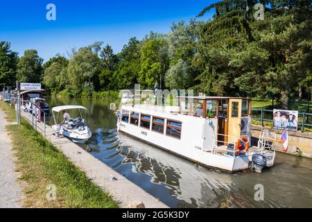 Přístav, Baťův kanál, Straznice, Slovanko, Morava, Ceska republika / port sur le canal de Bata, ville Straznice, Moravie, République Tchèque Banque D'Images