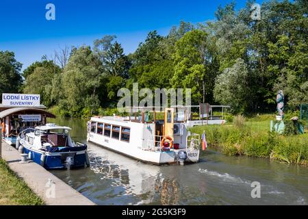 Přístav, Baťův kanál, Straznice, Slovanko, Morava, Ceska republika / port sur le canal de Bata, ville Straznice, Moravie, République Tchèque Banque D'Images