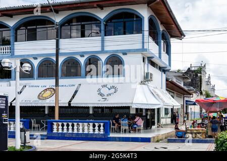 Aube sur l'Amazone à Iquitos, Pérou Banque D'Images