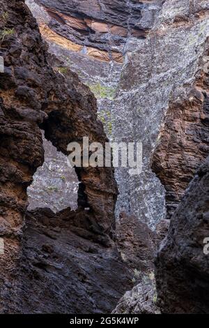 Arche naturelle dans le Barranco de Masca, ravin volcanique, gorge, promenade du village de montagne à la côte, Tenerife, îles Canaries, Espagne Banque D'Images