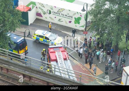 La police et les services d'urgence vus d'en haut en action à un incendie à Elephant and Castle Banque D'Images