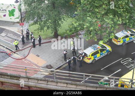 La police et les services d'urgence vus d'en haut en action à un incendie à Elephant and Castle Banque D'Images