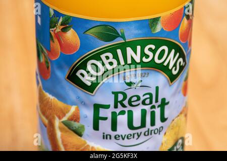 Bouteille de boisson sans alcool à base de courge d'orange Robinsons contenant de vrais fruits, Royaume-Uni Banque D'Images