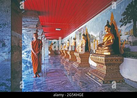 Thaïlande. Chiang Mai. Monk à Wat Phra que Doi Suthep temple. Banque D'Images