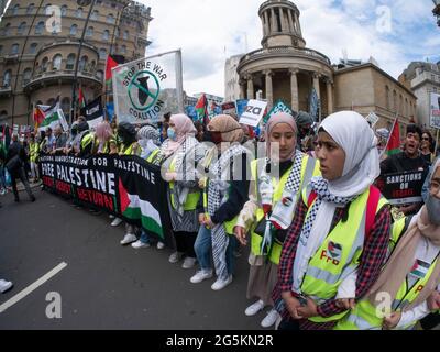 Manifestations à Londres, manifestations d'activistes dans le centre de Londres lors de la manifestation nationale de l'Assemblée populaire, manifestations de Palestine libre Banque D'Images