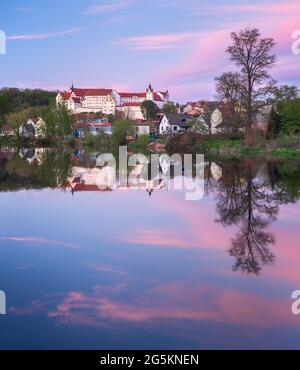Château de Colditz sur la rivière Zwickauer Mulde, lueur nocturne, Colditz, Saxe, Allemagne, Europe Banque D'Images