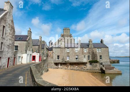 Vieilles maisons en pierre typiques, commercial Street, bain's Beach, Lerwick, Mainland, Shetland Islands, Écosse, Royaume-Uni, Europe Banque D'Images