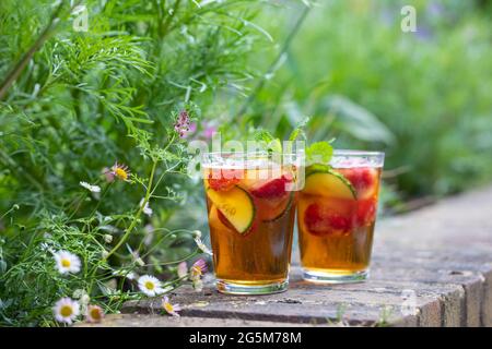 Cocktail anglais traditionnel de pimmes et de limonade Banque D'Images