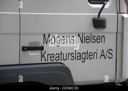 Copenhague/Danemark/ 16 septembre 2015  un homme de Mogens Nielsen Kreaturslageri livre de la viande à la célèbre boucherie danoise P.E.Butcher (Tél Banque D'Images