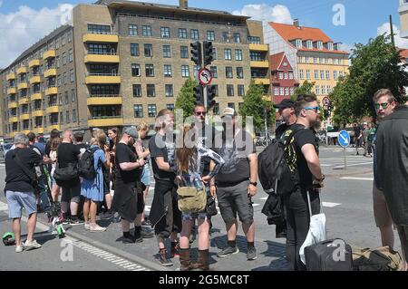 Copenhague /Danemark./ 20 juin 2019/les fans arrivent au festival de musique métallique de Copenhague sur amager dans la capitale danoise Copenhague 100 et 100 heures pour le bus t. Banque D'Images