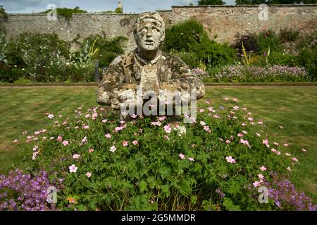 Statue de M. Morris (personnage du roman de Sir Walter Scott, Rob Roy), dans les jardins de la maison d'Abbotsford, aux frontières écossaises. Banque D'Images