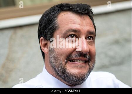 Turin, Italie. 28 juin 2021. Matteo Salvini, chef du parti Lega, semble abattu lors d'une conférence de presse pour présenter le candidat des partis politiques de droite au maire de Turin Paolo Damilano. L'élection municipale de Turin doit avoir lieu le 2021 octobre. Credit: Nicolò Campo/Alay Live News Banque D'Images