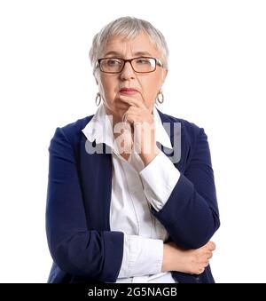 Portrait d'une femme âgée élégante sur fond blanc Banque D'Images