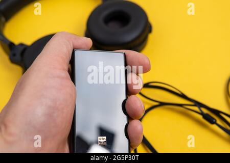 Tyumen, Russie-21 juin 2021: Société chinoise FiiO Player pour écouter de la musique. M3 casque pro Banque D'Images