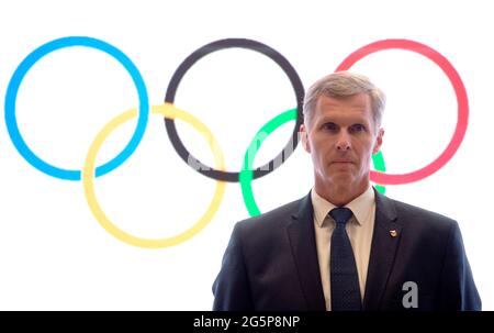 Prague, République tchèque. 29 juin 2021. Jiri Kejval, président du Comité olympique tchèque, prend la parole après la session plénière du Comité olympique tchèque (COV) pour approuver les candidatures aux Jeux Olympiques à Tokyo, Prague, République tchèque, le 29 juin 2021. Crédit : Katerina Sulova/CTK photo/Alamy Live News Banque D'Images