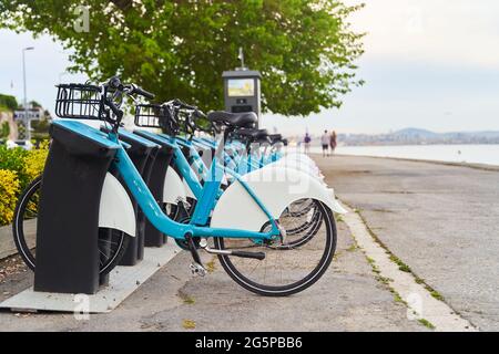 Location de vélos dans le centre d'Istanbul. Partage de vélos. Application de location de vélos. Location de vélos Banque D'Images
