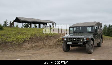 Betsukai Cho, Japon. 29 juin 2021. Un véhicule à grande mobilité de la Force d'autodéfense au sol japonaise a été vu lors de l'exercice militaire conjoint États-Unis-Japon « Orient Shield 21 » à Hokkaido, au Japon, le mardi 29 juin 2021. Photo par Keizo Mori/UPI crédit: UPI/Alay Live News Banque D'Images