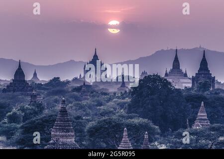 Temples de Bagan une ancienne ville située dans la région de Mandalay, Myanmar, Birmanie Asie. Banque D'Images