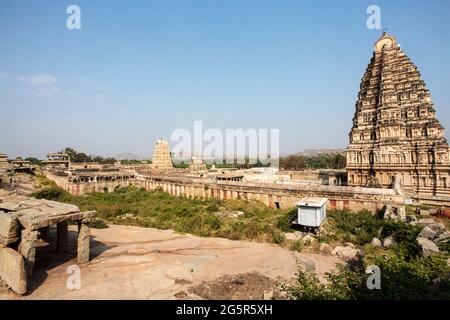 Voir au Virupaksha ou au temple de Pampapathi un lieu de culte hindou à Hampi, Karnataka, Inde du Sud, Asie Banque D'Images