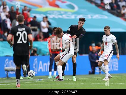 Londres, Royaume-Uni. 29 juin 2021. Football: Championnat d'Europe, Angleterre - Allemagne, finale, ronde de 16 au stade Wembley. Kai Havertz en Allemagne (2e à partir de la droite) et Kalvin Phillips en Angleterre. Credit: Christian Charisius/dpa/Alay Live News Banque D'Images