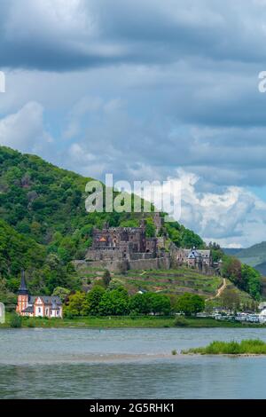 Château de Reichenstein, Trechtinghausen, Vallée du Haut-Rhin moyen, Patrimoine mondial de l'UNESCO, Rhénanie-Palatinat, Allemagne Banque D'Images