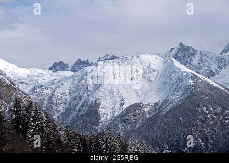 France, haute-Savoie (74), Alpes, aiguilles de Chamonix et aiguille du midi Banque D'Images