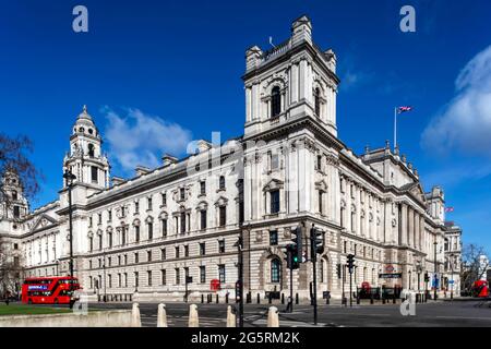 Angleterre, Londres, Westminster, Whitehall, HM Treasury Building au coin de la place du Parlement et de la rue du Parlement Banque D'Images