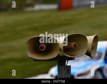 Système de sonorisation tridirectionnelle dans un stade de course Banque D'Images