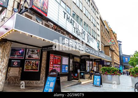 Extérieur du cinéma Prince Charles à Leicester Square / Chinatown, Londres, Royaume-Uni Banque D'Images