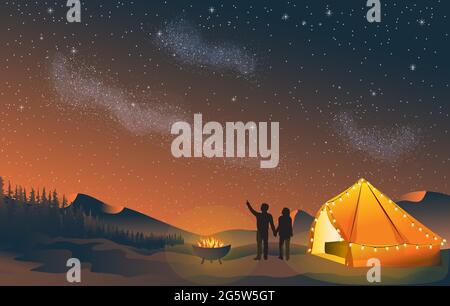 Couple de glamping Stargazing regardant les étoiles du ciel de nuit sombre dans le désert. Un couple par foyer et lumières de fée sur la tente avec homme femme en silhouette. Illustration de Vecteur