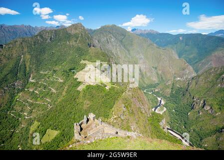 Vue aérienne du Machu Picchu depuis le sommet du Huayna Picchu Banque D'Images