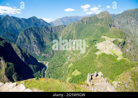 Vue aérienne du Machu Picchu depuis le sommet du Huayna Picchu Banque D'Images