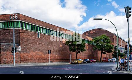 Berlin Mitte, Amperium am Humboldthain. GSG Real Estate Company loue une propriété commerciale dans l'ancienne usine AEG Bâtiment en brique classé historique . Banque D'Images