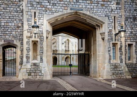 Saint George's Gate to Windsor Castle, Windsor, Berkshire, Angleterre, Royaume-Uni Banque D'Images