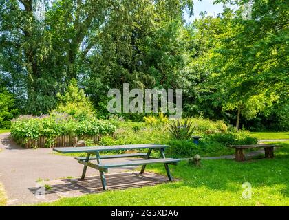 Vue sur Broadwater Mill Park à Kidderminster, Worcestershire, Angleterre par une journée ensoleillée. Banque D'Images