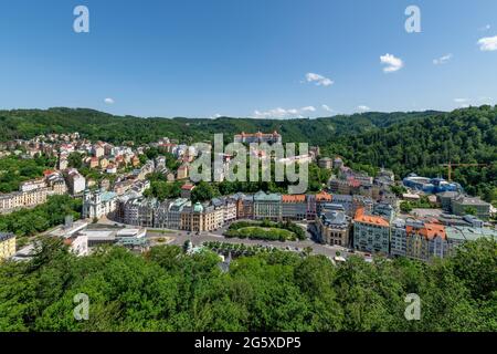 Vue panoramique - centre thermal de Karlovy Vary (Karlsbad) - République tchèque - Europe Banque D'Images