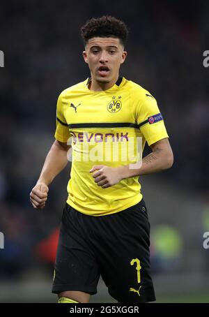 Photo du dossier datée du 13-02-2019 de Borussia Dortmund Jadon Sancho. Date de publication : le mercredi 30 juin 2021. Banque D'Images