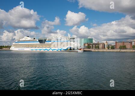 Bateau de croisière AIDAluna au port de Copenhague au Danemark Banque D'Images