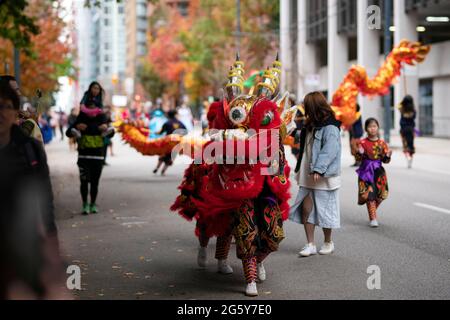 Les artistes au défilé annuel d'Halloween à Vancouver, Canada Banque D'Images