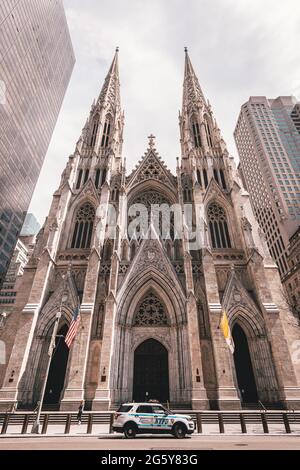 Cathédrale Saint-Patrick, à Midtown Manhattan, New York Banque D'Images