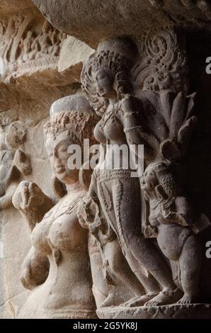 Dans les grottes d'Ellora sculpture près de Aurangabad, l'état de Maharashtra en Inde Banque D'Images