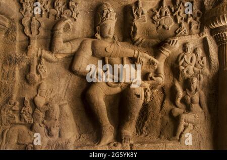 Dans les grottes d'Ellora sculpture près de Aurangabad, l'état de Maharashtra en Inde Banque D'Images