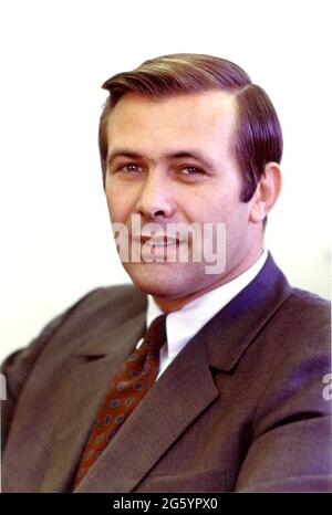 Photo du dossier datée du 7 juillet 1972, du conseiller du président et directeur du programme de stabilisation économique, Donald Rumsfeld, pose un portrait à Washington, DC, États-Unis. Donald Rumsfeld, l'architecte erbe de la guerre en Irak et un maître de Washington, qui a été le secrétaire américain à la Défense de deux présidents, est décédé à l'âge de 88 ans. Photo de la Maison Blanche via CNP/ABACAPRESS.COM Banque D'Images