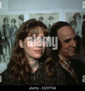 Liv Ullmann, norwegegische Sauspielerin und Ingmar Bergman, schwedischer Filmegisseur, BEI einer Pressekonferenz in München, 1980. Liv Ullmann, actrice norvégienne et le réalisateur suédois Ingmar Bergman lors d'une conférence de presse à Munich, 1980. Banque D'Images