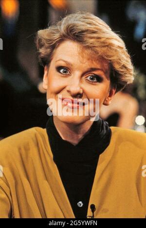 Carmen Nebel, deutsche Fernsehmoderatorin, Portrait vers 1994. Carmen Nebel, présentatrice de la télévision allemande, portrait vers 1994. Banque D'Images