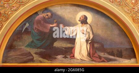 VIENNE, AUSTIRA - JUNI 18, 2021: La fresque de la prière de Jésus dans le jardin de Gethsemane dans l'église de Herz Jesu à partir du début de 20. Cent. Banque D'Images