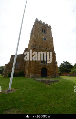 Princesse Diana ou Diana Spencer à l'église St Mary la Vierge à Great Brington Northamptonshire bâtiment en pierre de Dieu tour de porte porte horloge porte Banque D'Images