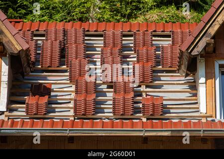 Carreaux de béton prêts à être installés sur le toit Banque D'Images